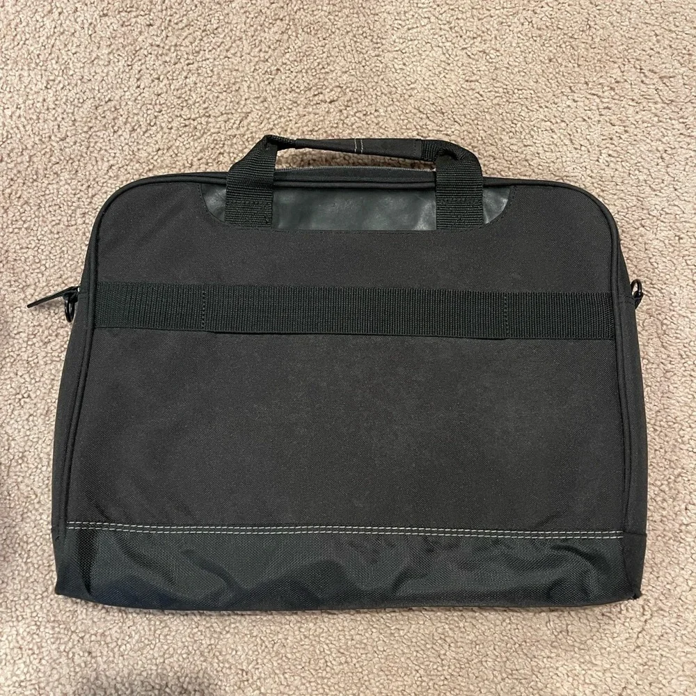 ASUS Black Nereus Carry Laptop Bag with Adjustable Removable Strap